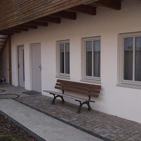 Gaestehaus In Der Gotthardtstrasse Erfurt Bagian luar foto